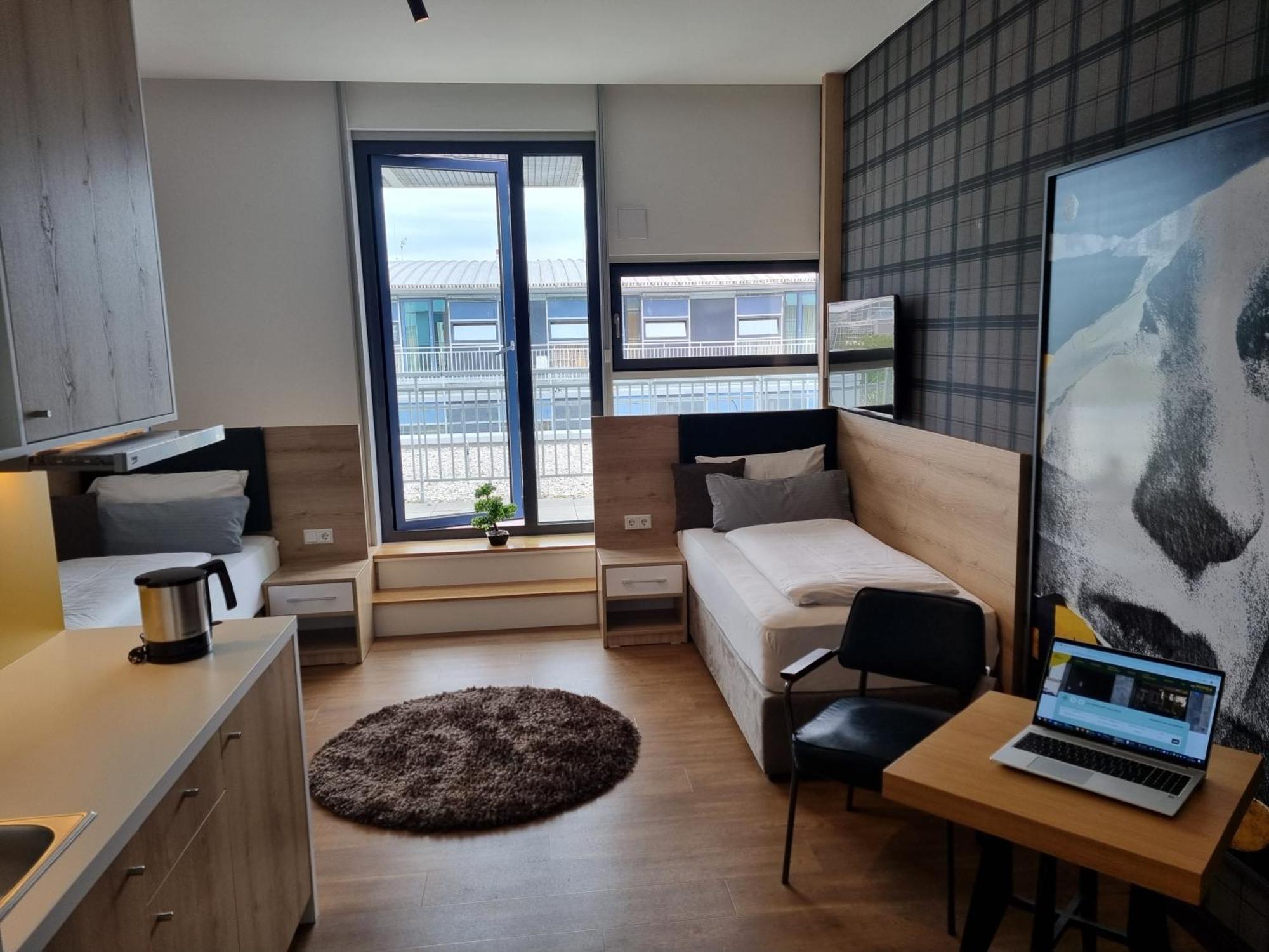 My Minga Airport Serviced Apartments Гальбергмос Екстер'єр фото
